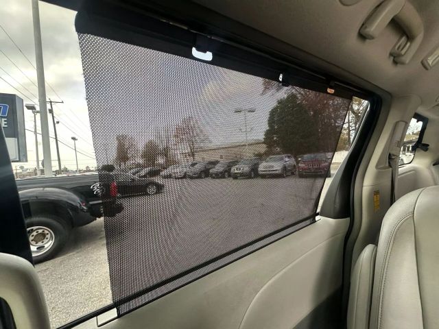 Vehicle image 44 of 51