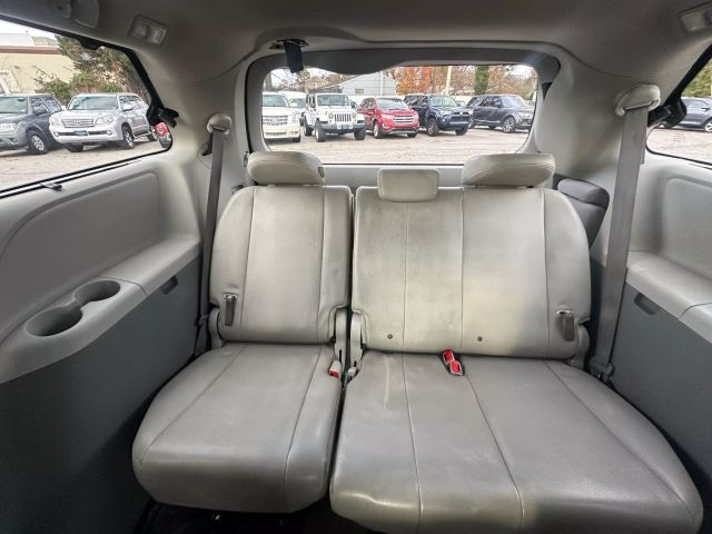 Vehicle image 42 of 51