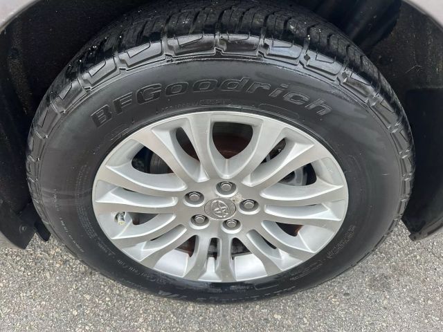 Vehicle image 48 of 51