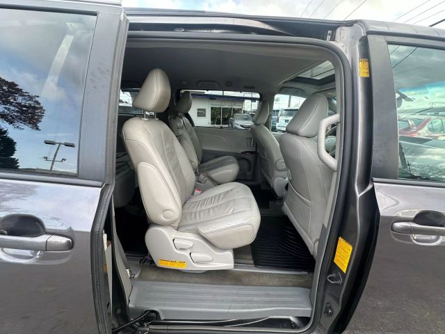 Vehicle image 23 of 51