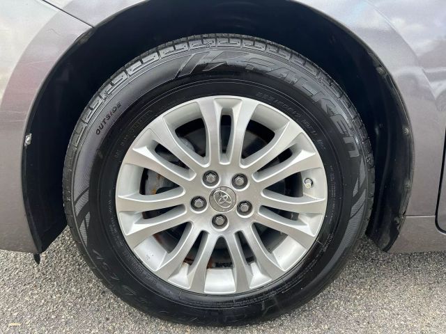Vehicle image 47 of 51