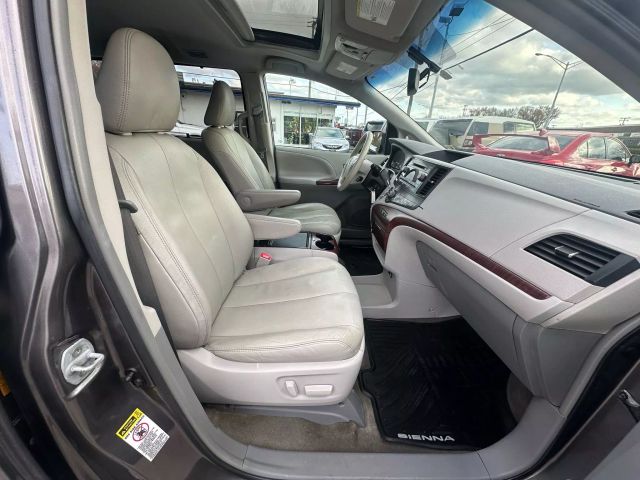 Vehicle image 19 of 51