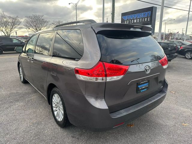 Vehicle image 8 of 51