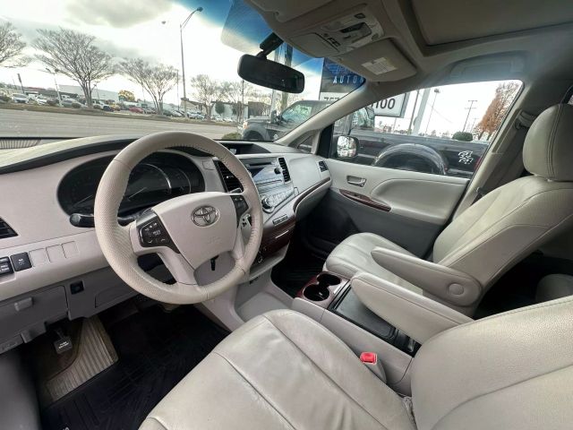 Vehicle image 13 of 51