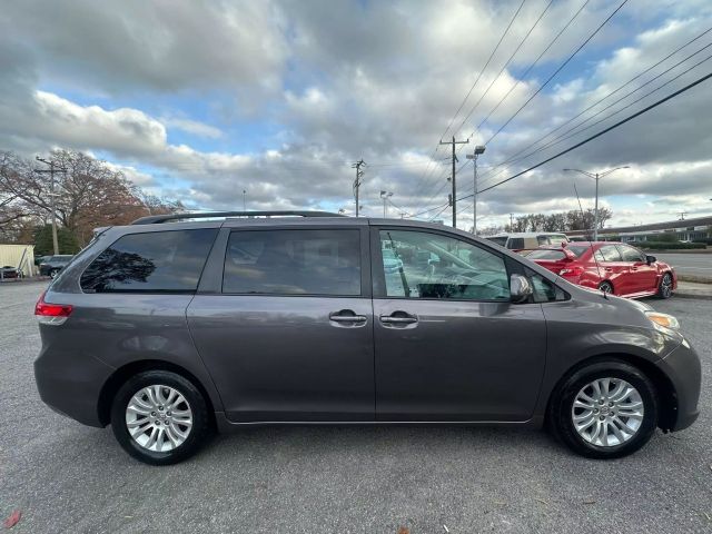 Vehicle image 5 of 51