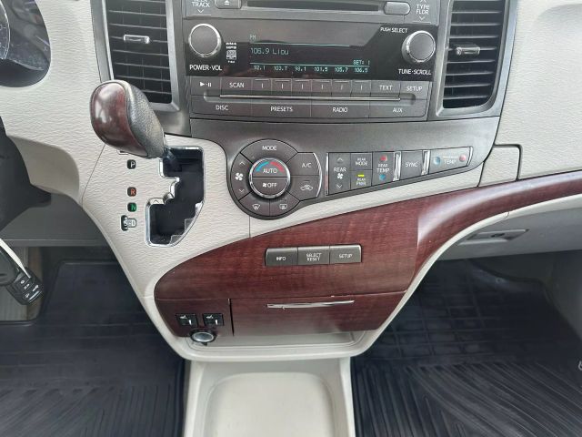 Vehicle image 38 of 51