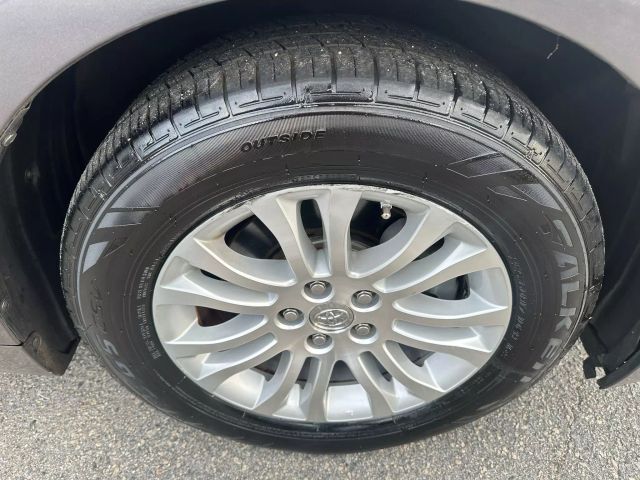Vehicle image 50 of 51
