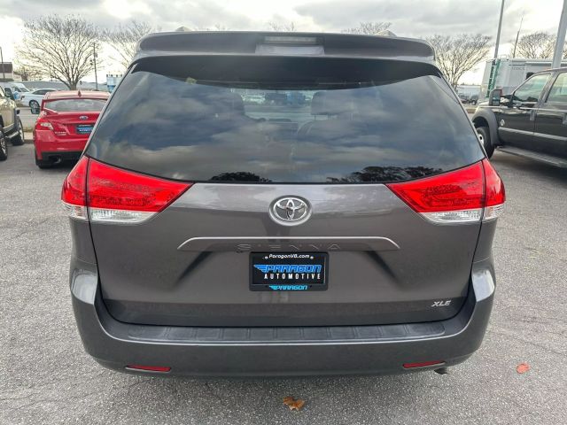 Vehicle image 7 of 51