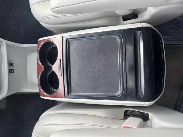 Vehicle image 39 of 51