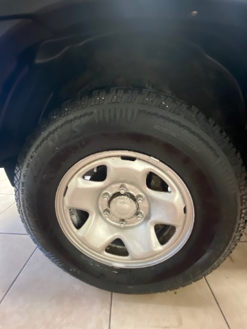 Vehicle image 22 of 25