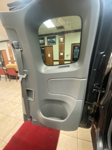 Vehicle image 17 of 25