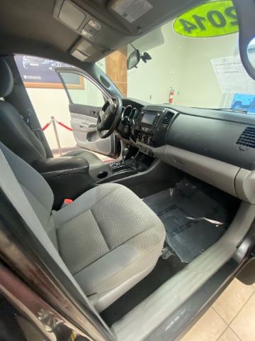 Vehicle image 19 of 25