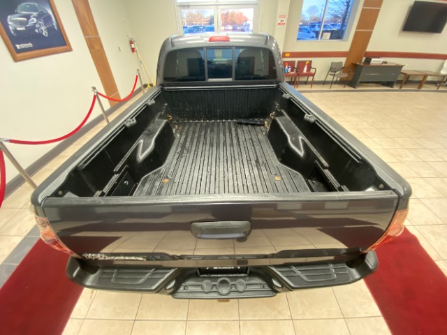 Vehicle image 8 of 25