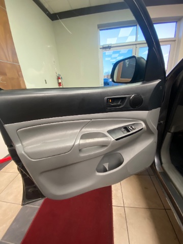 Vehicle image 13 of 25
