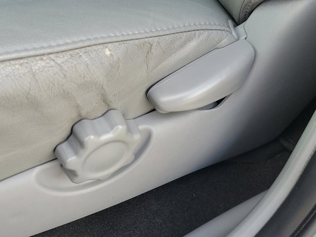 Vehicle image 12 of 30