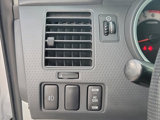 Vehicle image 25 of 30