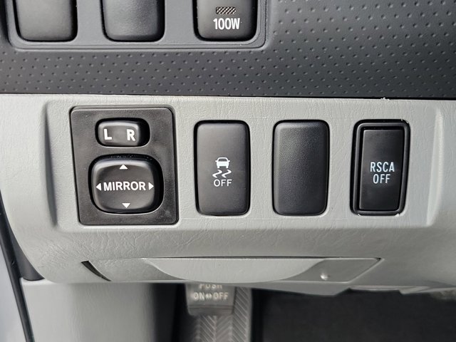 Vehicle image 24 of 30