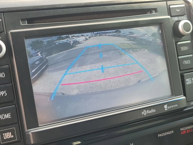 Vehicle image 19 of 30