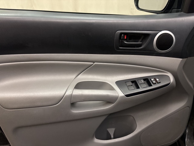 Vehicle image 10 of 25