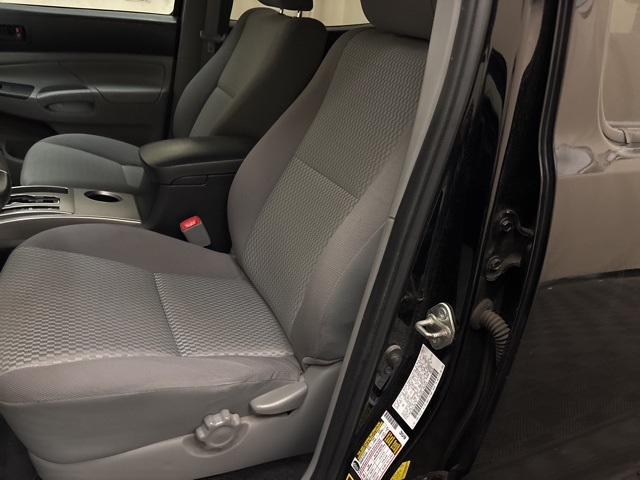 Vehicle image 11 of 25