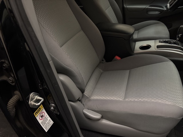 Vehicle image 21 of 25