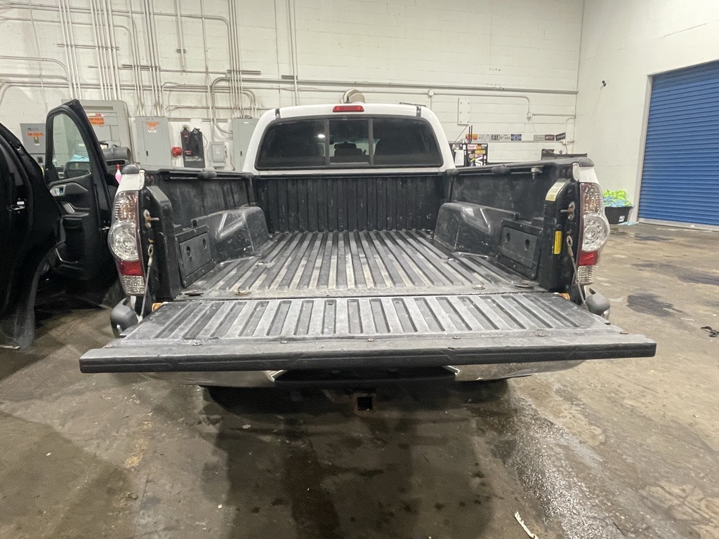 Vehicle image 13 of 30