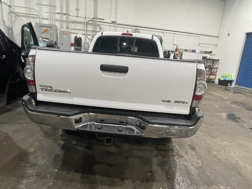 Vehicle image 14 of 30