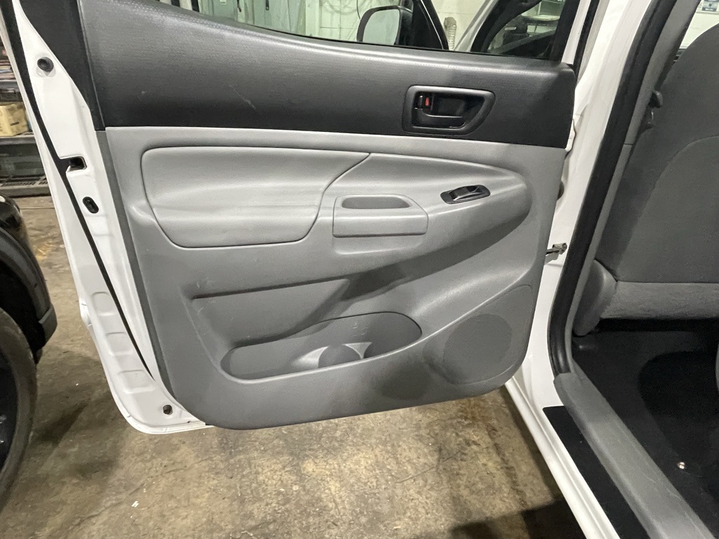 Vehicle image 22 of 30