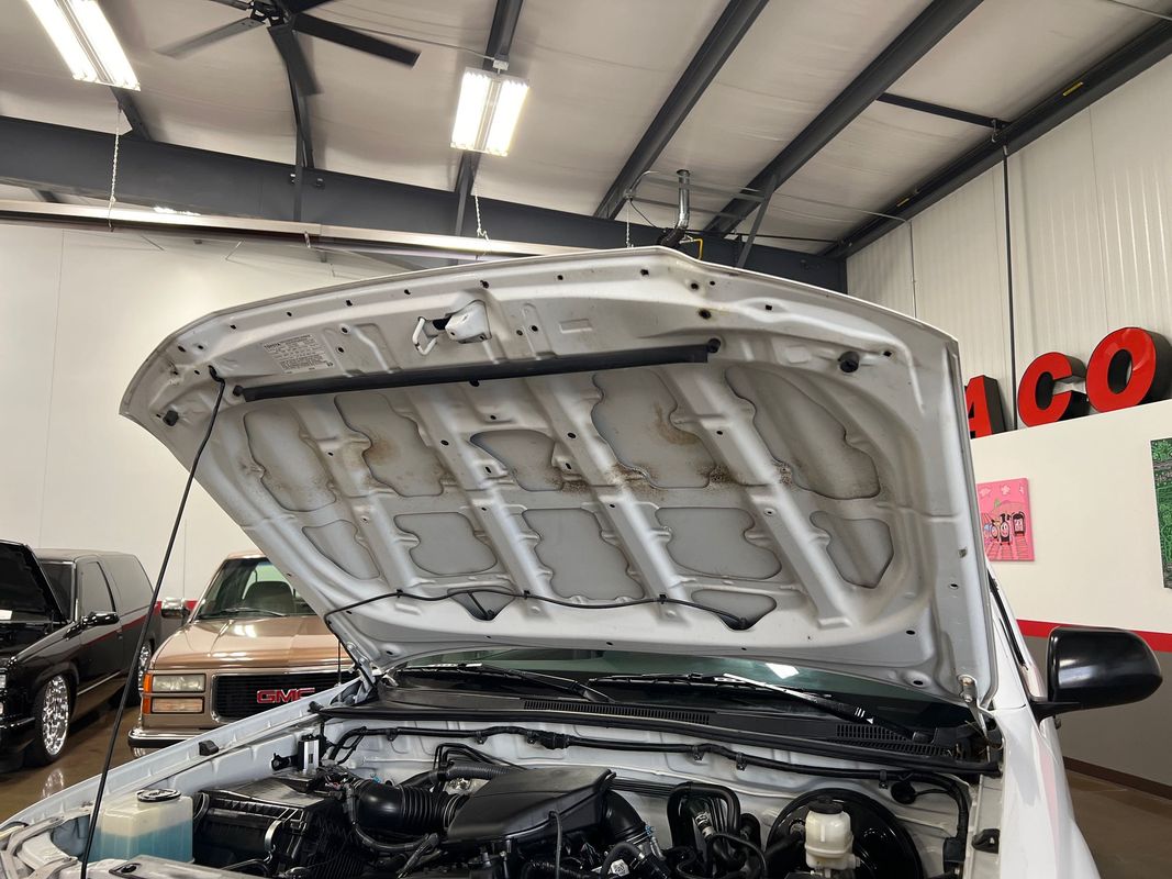 Vehicle image 77 of 106
