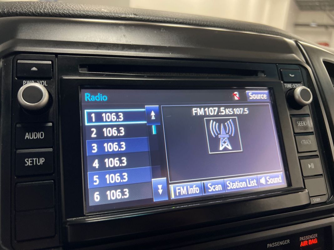 Vehicle image 28 of 106