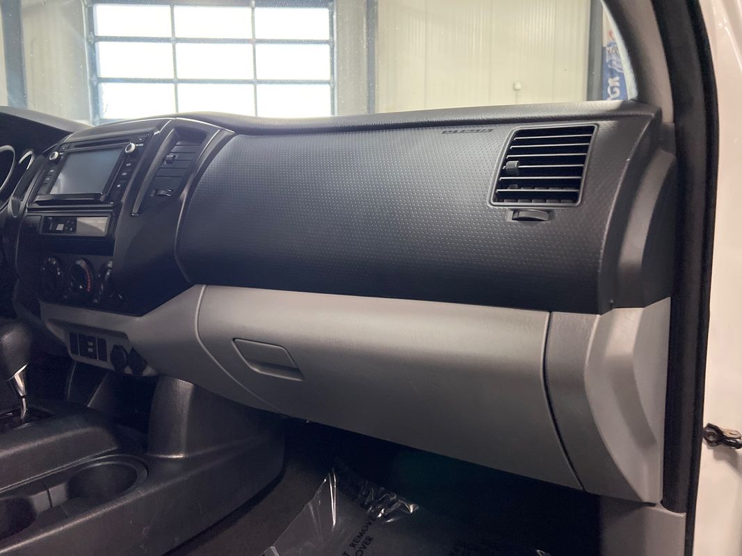 Vehicle image 102 of 106
