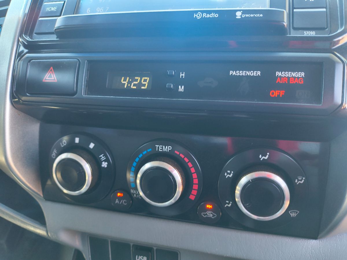 Vehicle image 18 of 29