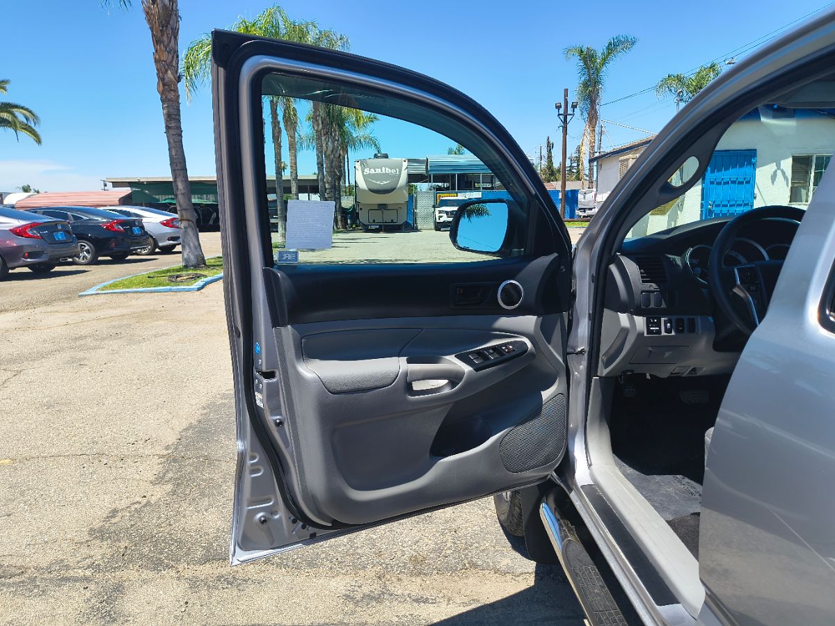 Vehicle image 14 of 29