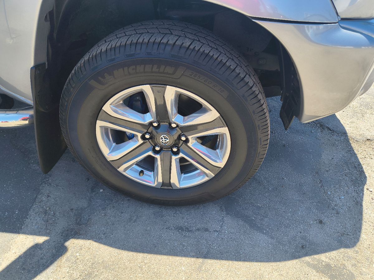 Vehicle image 8 of 29
