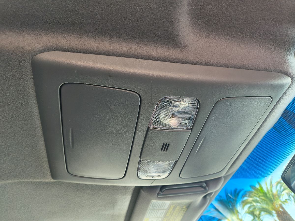 Vehicle image 25 of 29