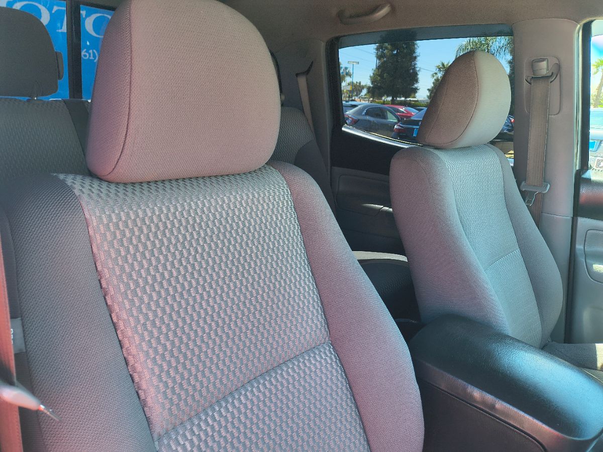 Vehicle image 10 of 29