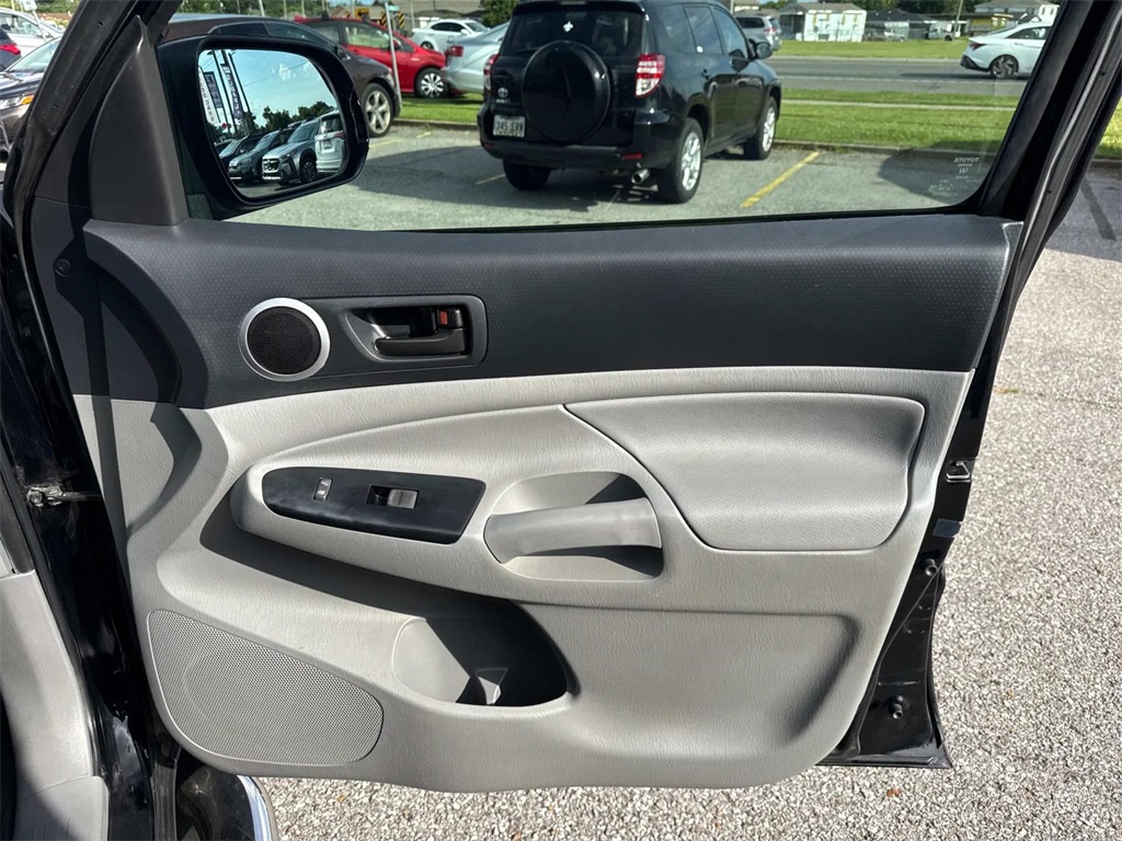 Vehicle image 12 of 26