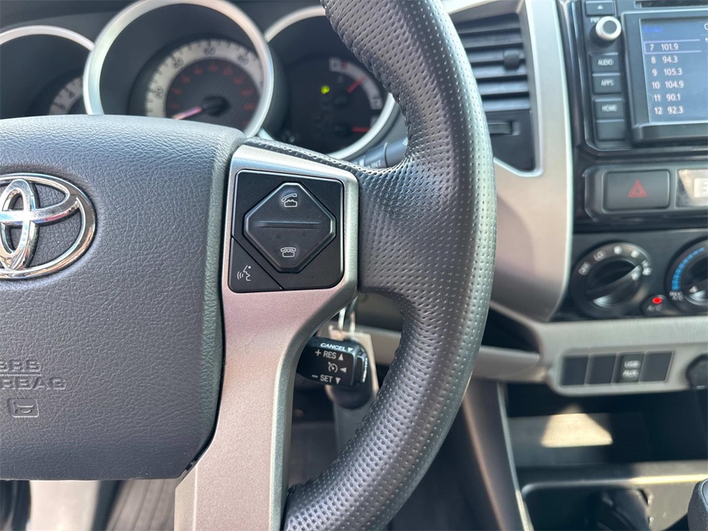 Vehicle image 22 of 26