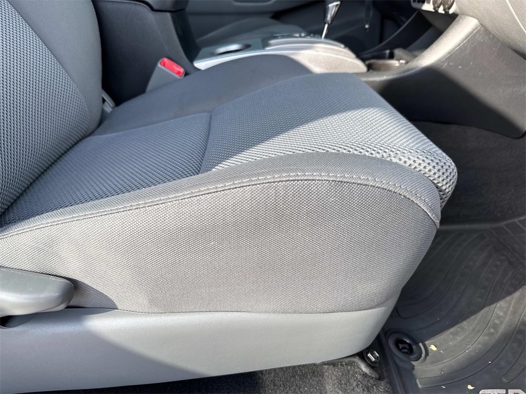 Vehicle image 10 of 26