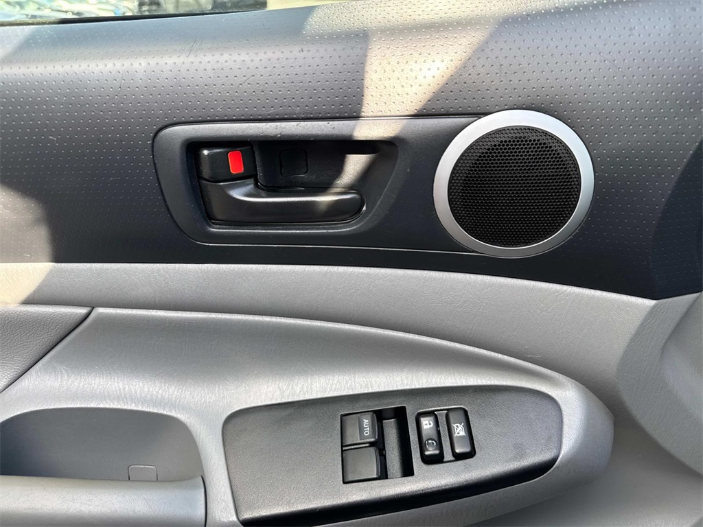 Vehicle image 19 of 26