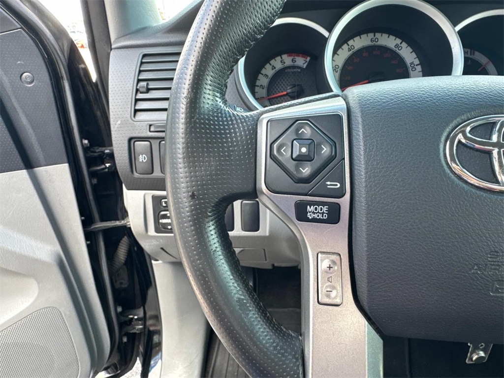 Vehicle image 21 of 26