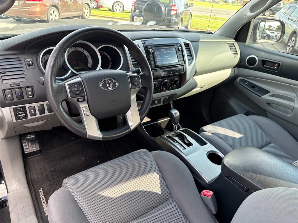 Vehicle image 17 of 26