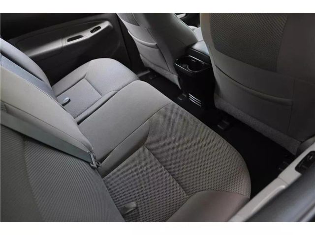 Vehicle image 17 of 44