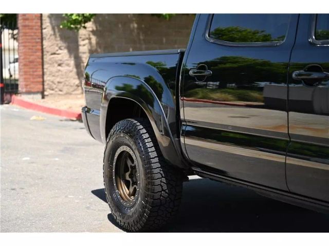 Vehicle image 10 of 44