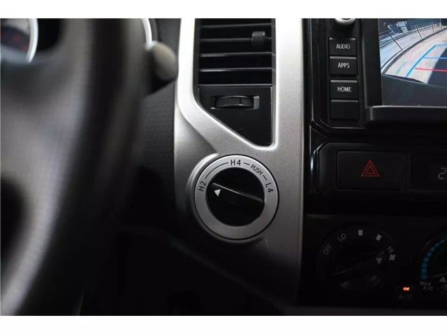 Vehicle image 31 of 44