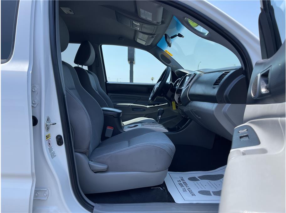 Vehicle image 12 of 18