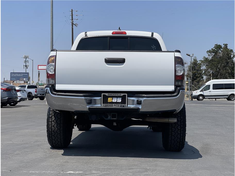 Vehicle image 8 of 18
