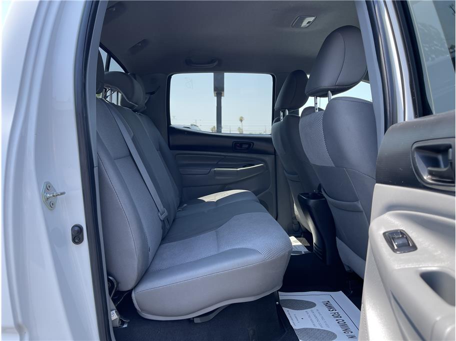 Vehicle image 11 of 18