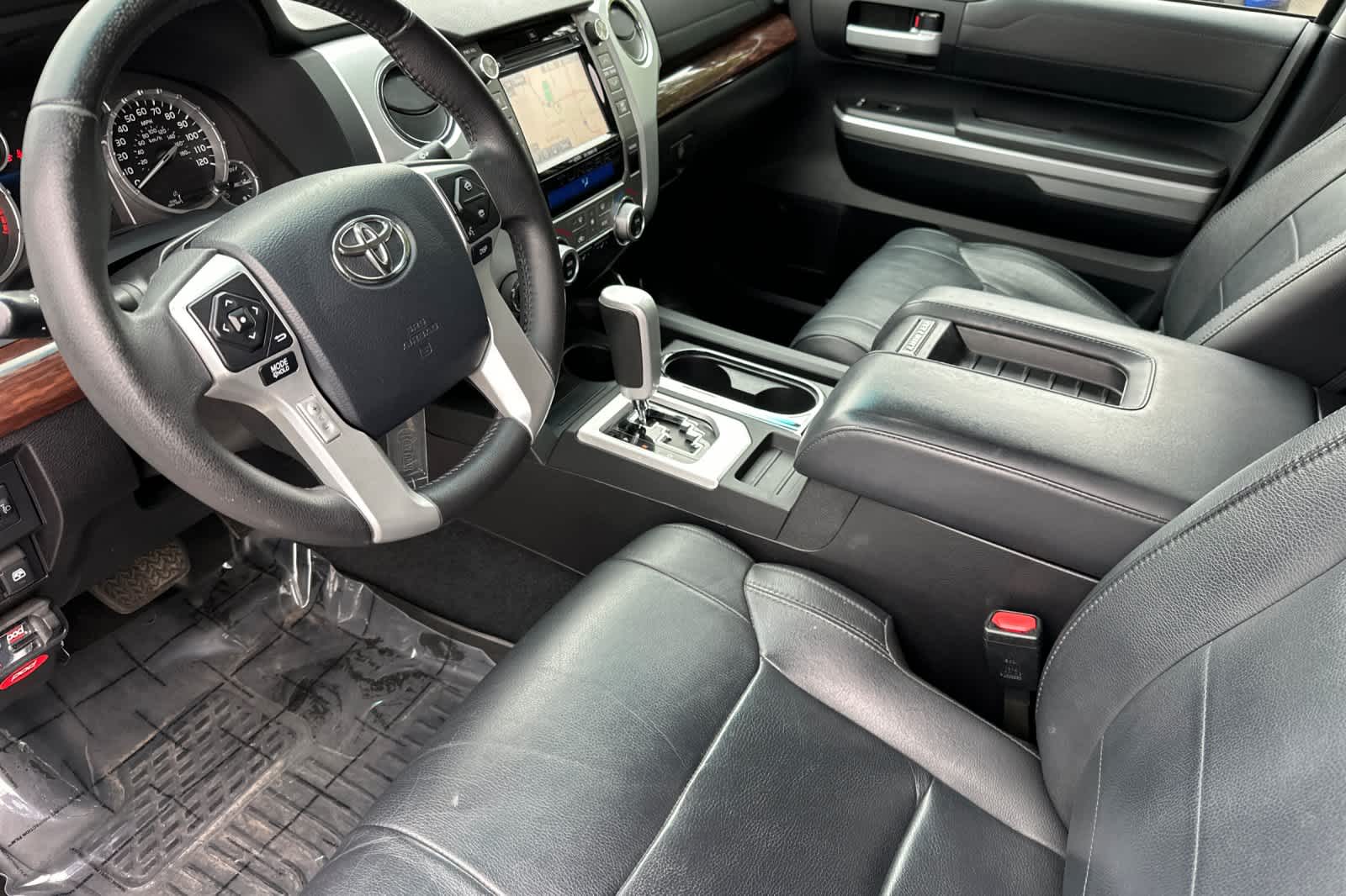 Vehicle image 12 of 28