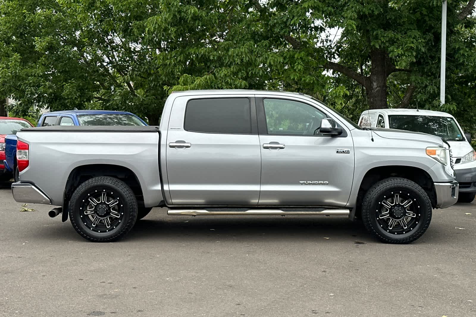 Vehicle image 4 of 28